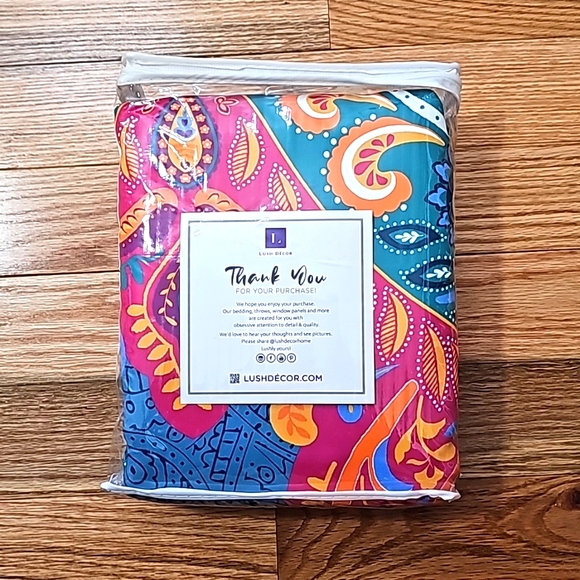 *Lush Decor - Set of 2 52"x84" Boho Chic Light Filtering Window Multi-Col… - Picture 6 of 7